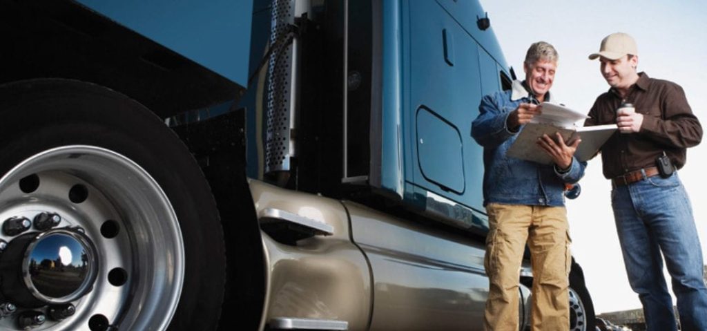 CDL Training Tips: What Questions Should I Ask a Trucking Recruiter?
